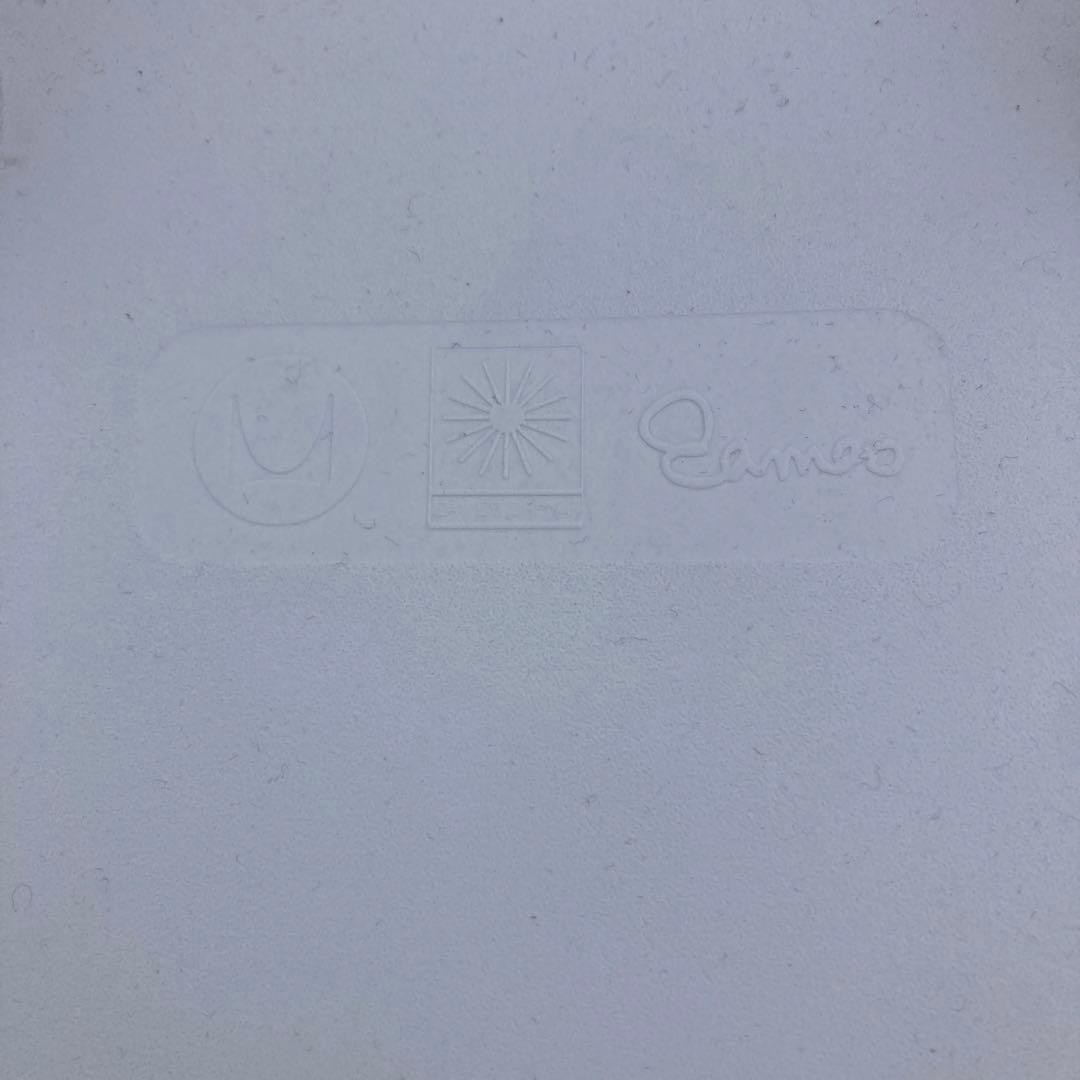 ハーマンミラー　イームズチェア（Eames Chair）ダイニングチェア