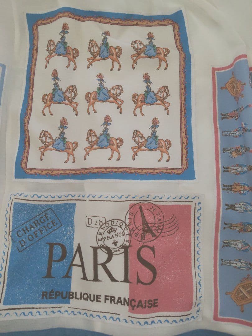 Jane Marple Les Merveilles de Parisスカート