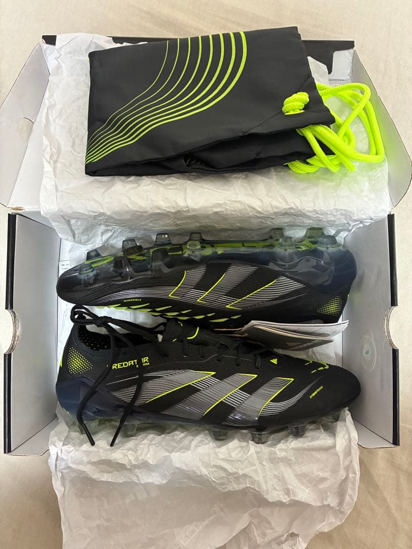 サッカースパイク　プレデターエリート HG/AG