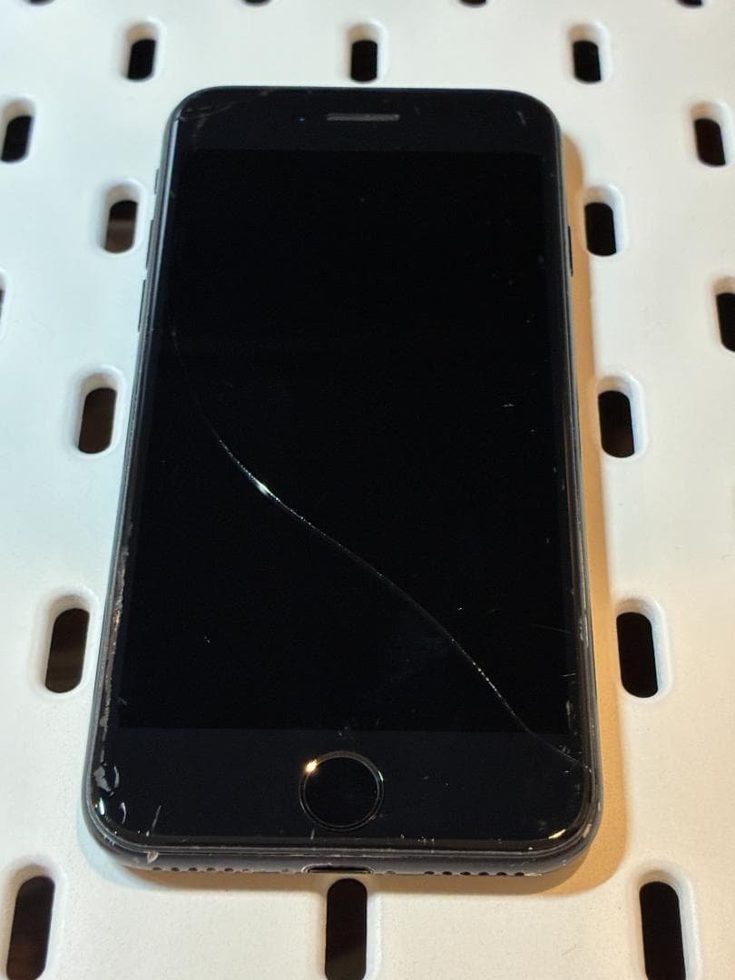 Apple iPhone SE 第2世代 64GB