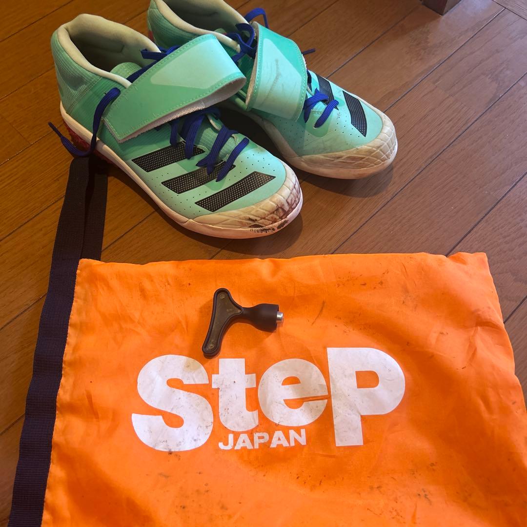 アディゼロスローイングシューズやり投げ