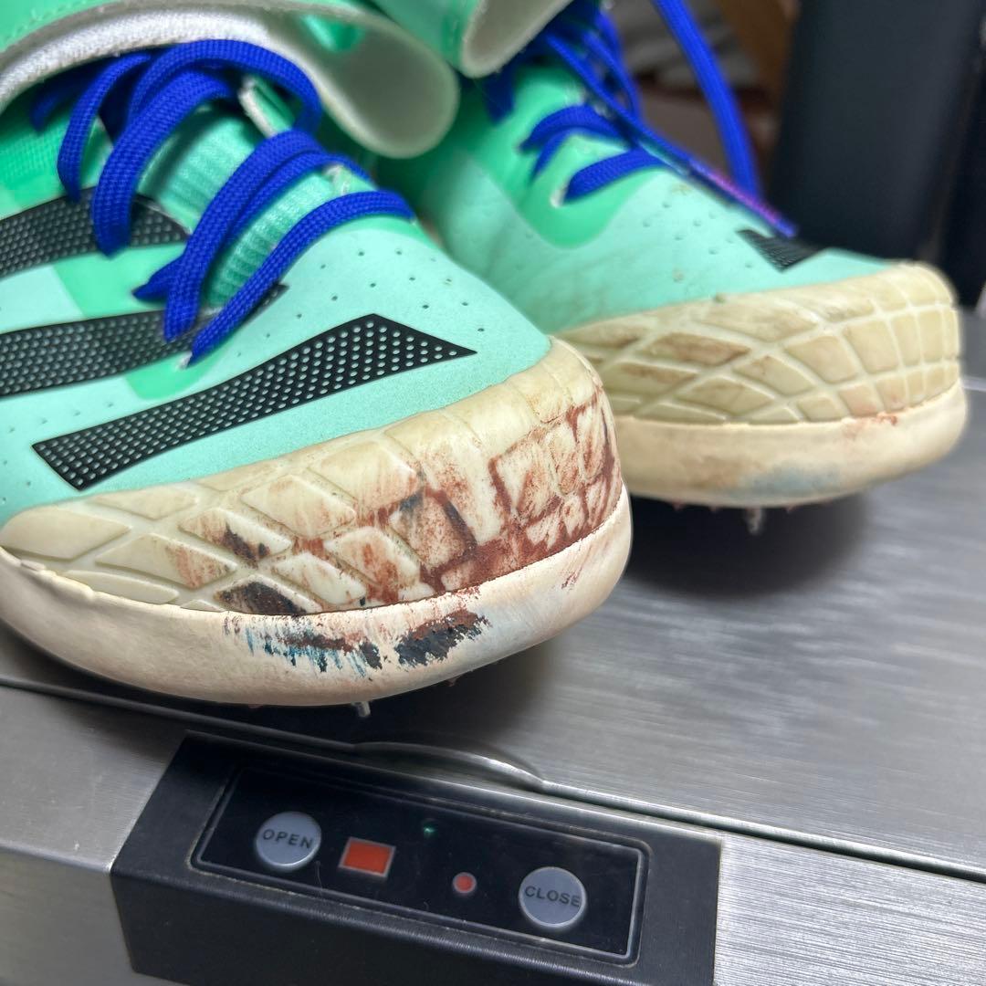 アディゼロスローイングシューズやり投げ