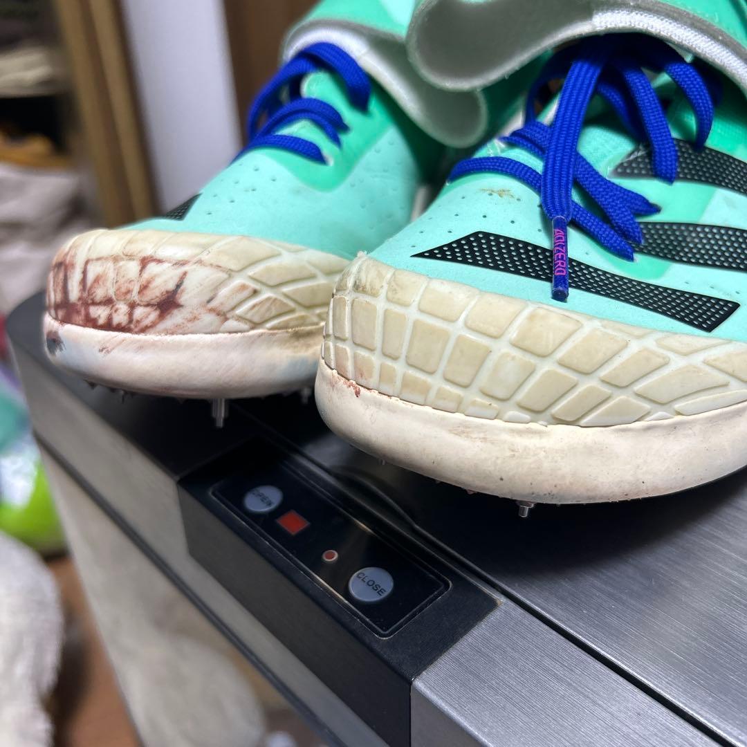 アディゼロスローイングシューズやり投げ