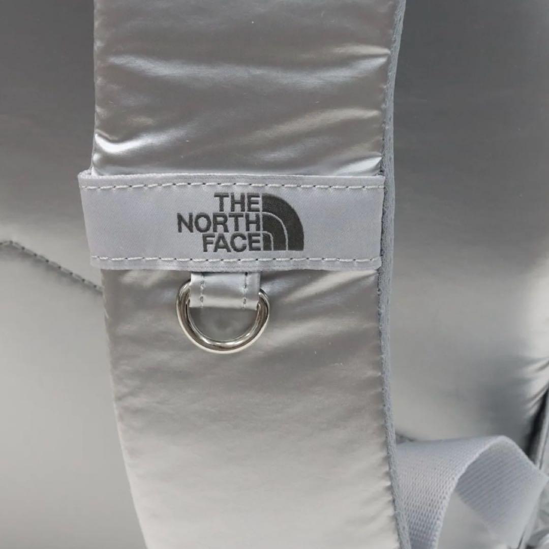 フォロー割適用♡ノースフェイス 最新作 中綿リュック シルバー