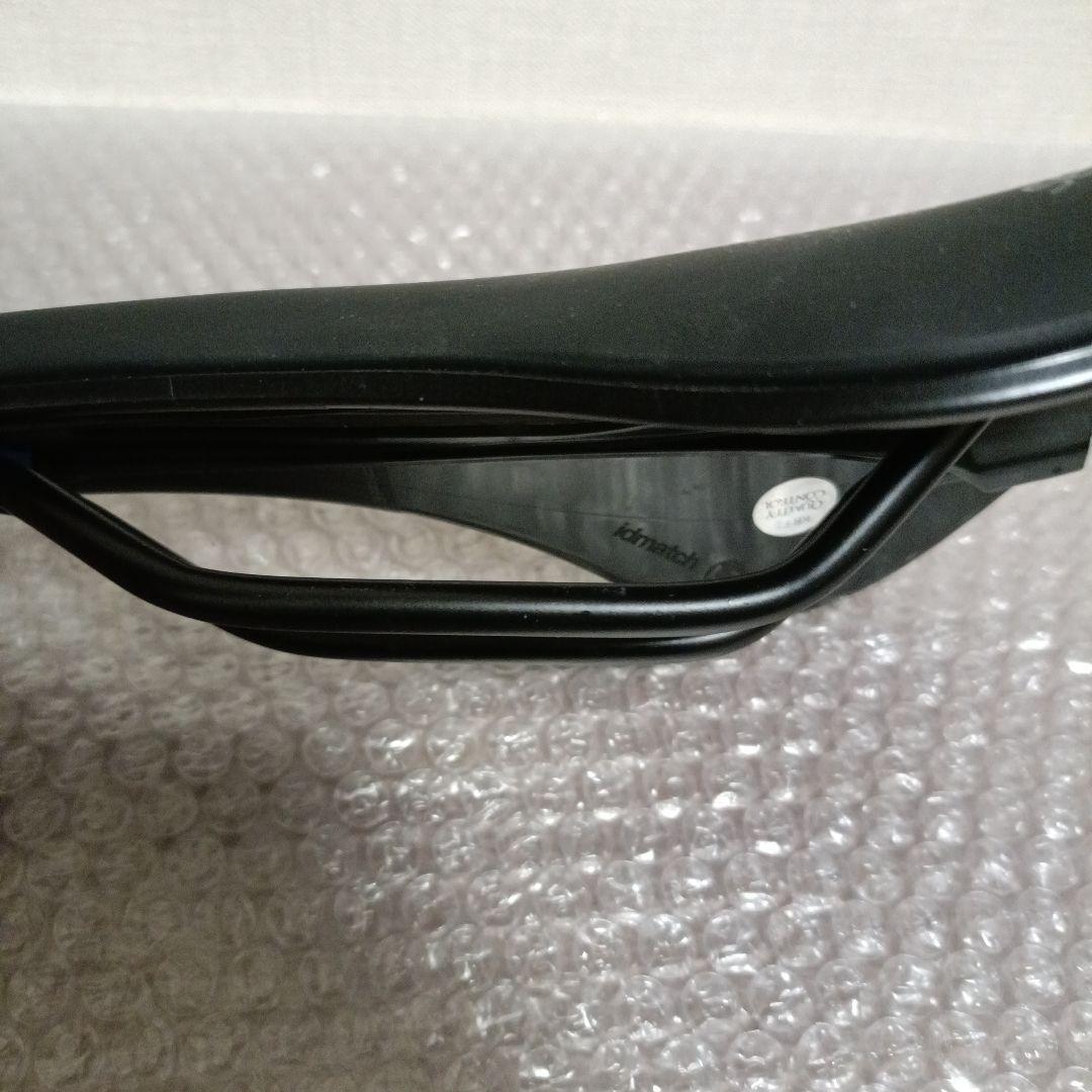 セライタリア NOVUS BOOST EVO SUPERFLOW TM サドル