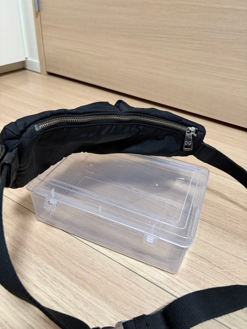 ドルチェ&ガッバーナ　dolce&gabbana ナイロン製 黒 ボディバッグ