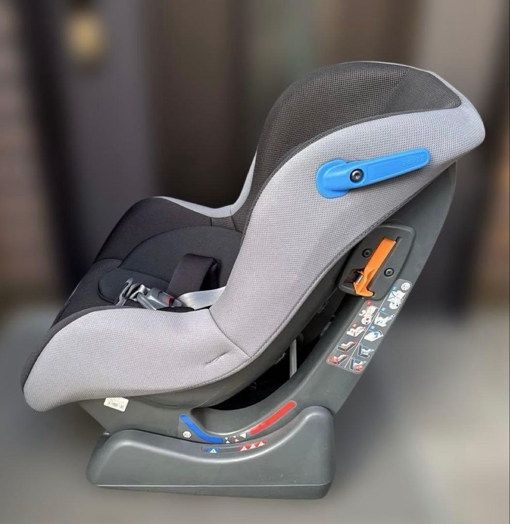 Combi チャイルドシート　ウィゴー　LYF-375