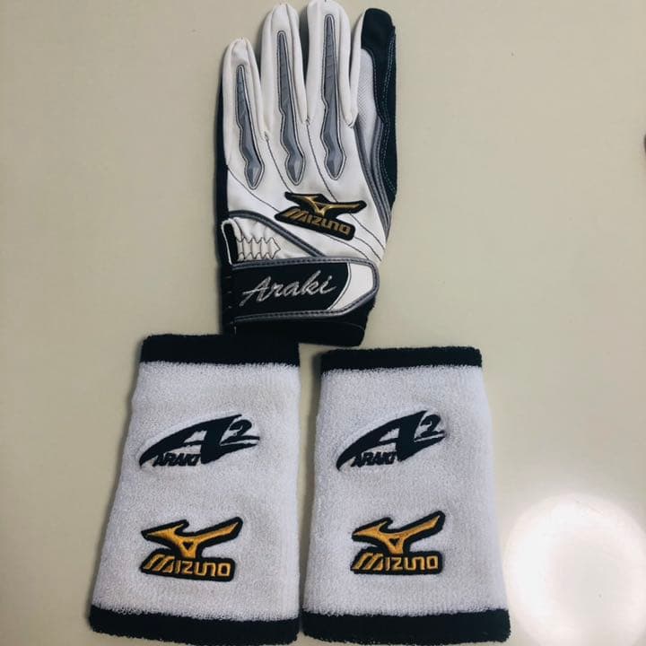 立浪選手　荒木選手　井端選手の実使用手袋