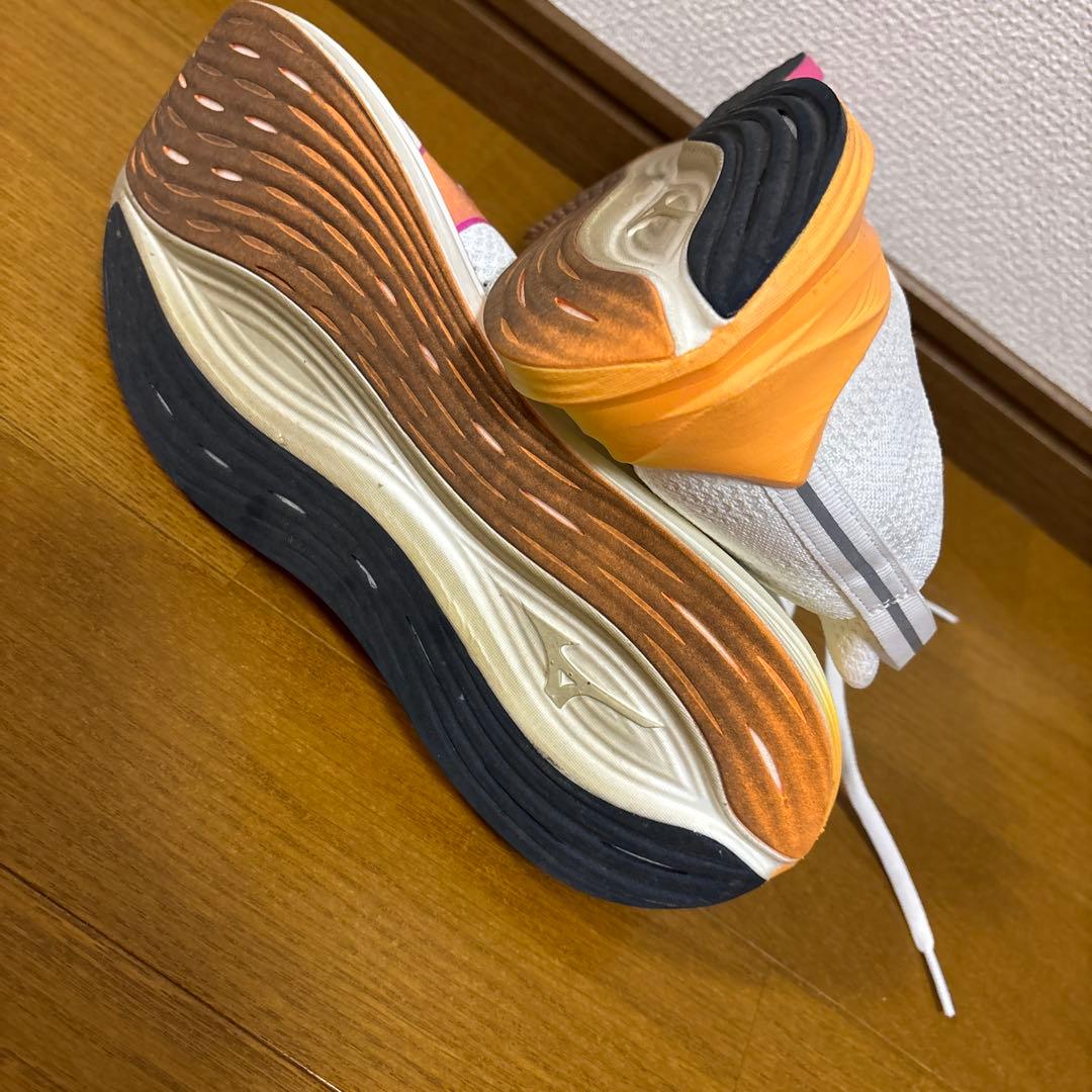 MIZUNOミズノ☆ネオゼン28.0cm ランニングシューズ花火パック限定カラー