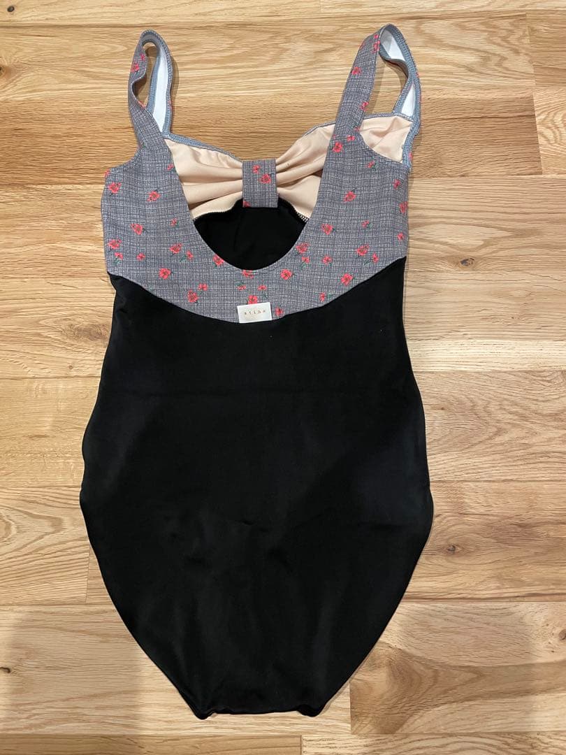 新春セール！！stina バレエ レオタード M 黒 グレー　小花