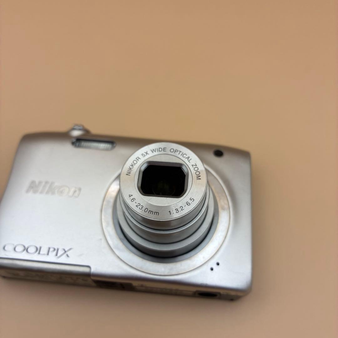 美品・超軽量★ Nikon COOLPIX A100 シルバー 動作確認済