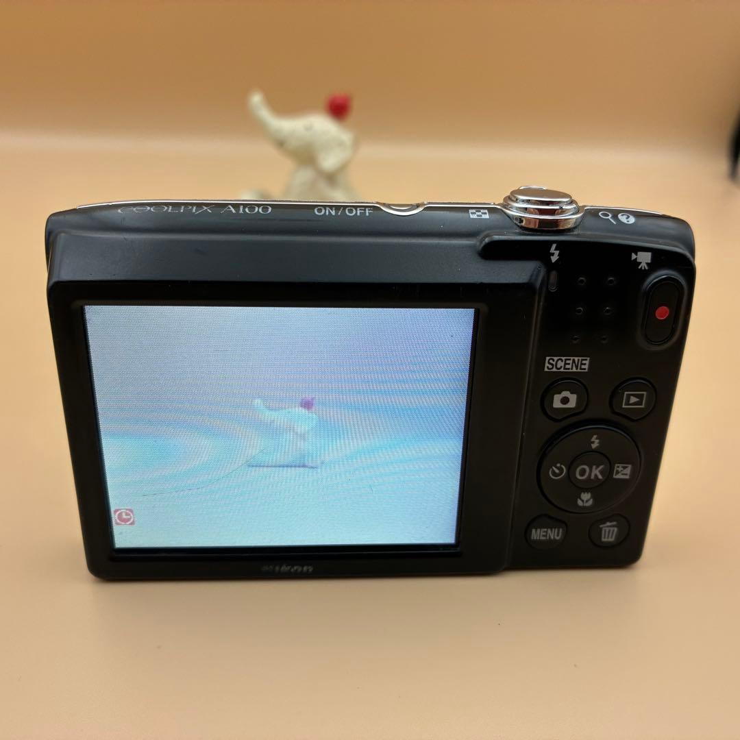 美品・超軽量★ Nikon COOLPIX A100 シルバー 動作確認済