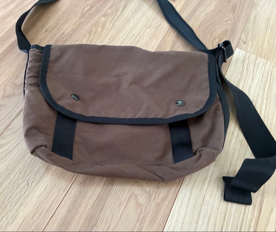 24SS MHL. WORN NYLON OXFORD メッセンジャーバッグ