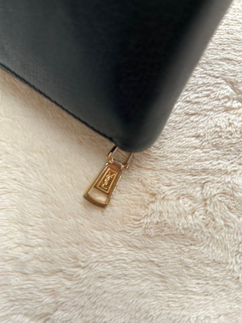 イヴサンローラン 長財布 カサンドラロゴ 刺繍 ラウンドファスナー 黒