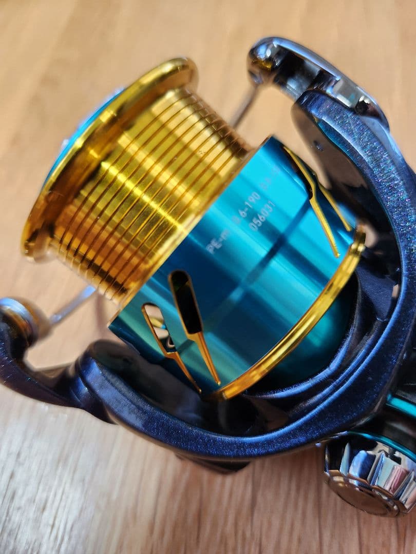 Daiwa Emeraldas MX 2508PE スピニングリール