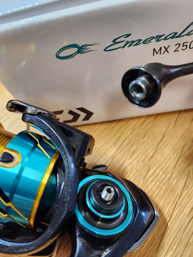 Daiwa Emeraldas MX 2508PE スピニングリール
