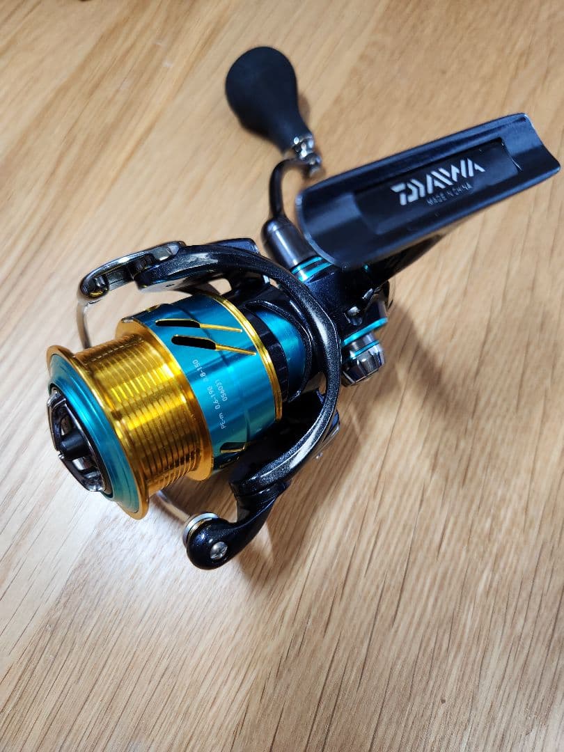 Daiwa Emeraldas MX 2508PE スピニングリール