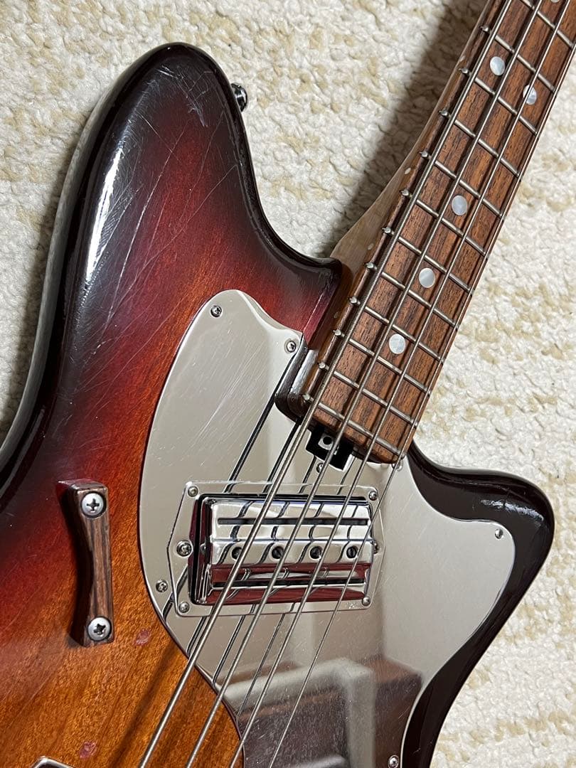 Unitone Basso エレキベース ビザール グヤトーン テスコ - メルカリ