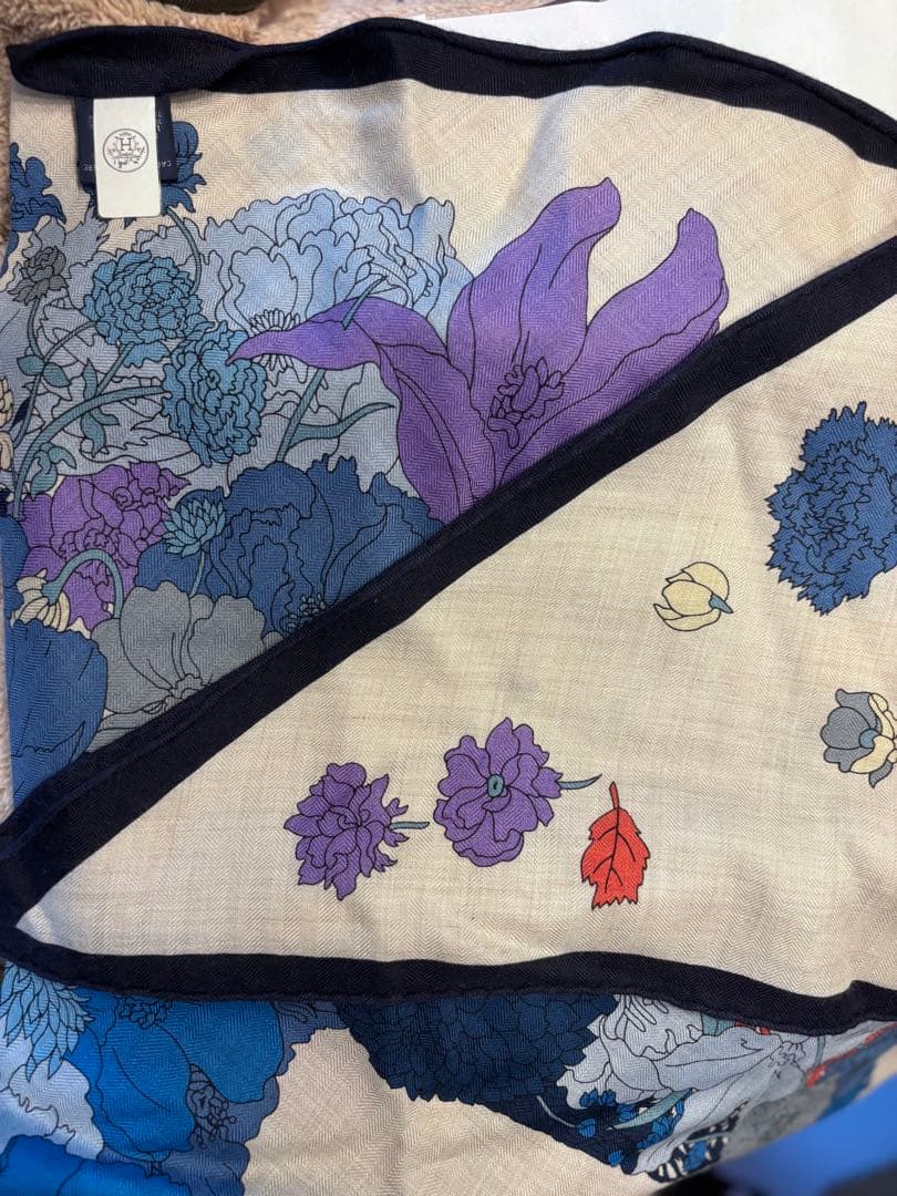 くまごろう様HERMESエルメス トライアングルジェアンローブレジェール