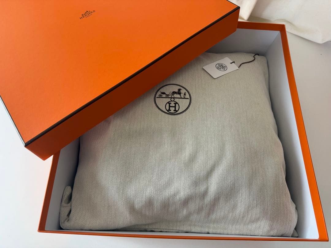 エルメス　クッション《Hディアゴナル》 カシミア100 ベージュ・ソレイユ　新品
