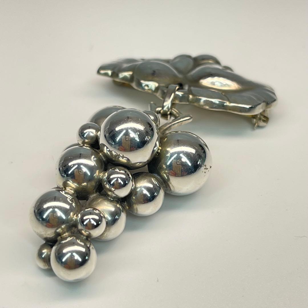   (ジョージジェンセン) 葡萄ブローチ