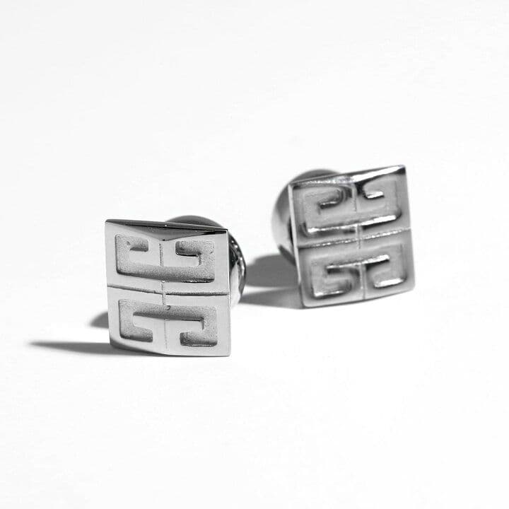 【GIVENCHY】ジバンシー4G シルバースタッド ピアス　片耳