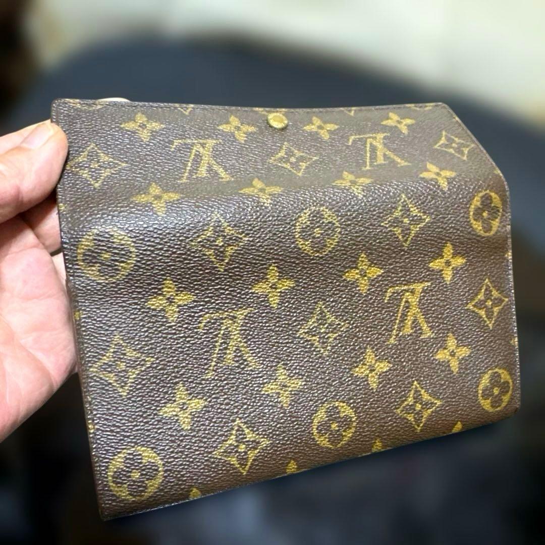 29☆美品♪カード10枚タイプ☆サラ長財布