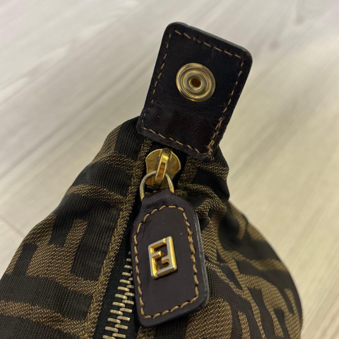 極美品　FENDI フェンディ　バニティバッグ　ポーチ　ズッカ　ヴィンテージ