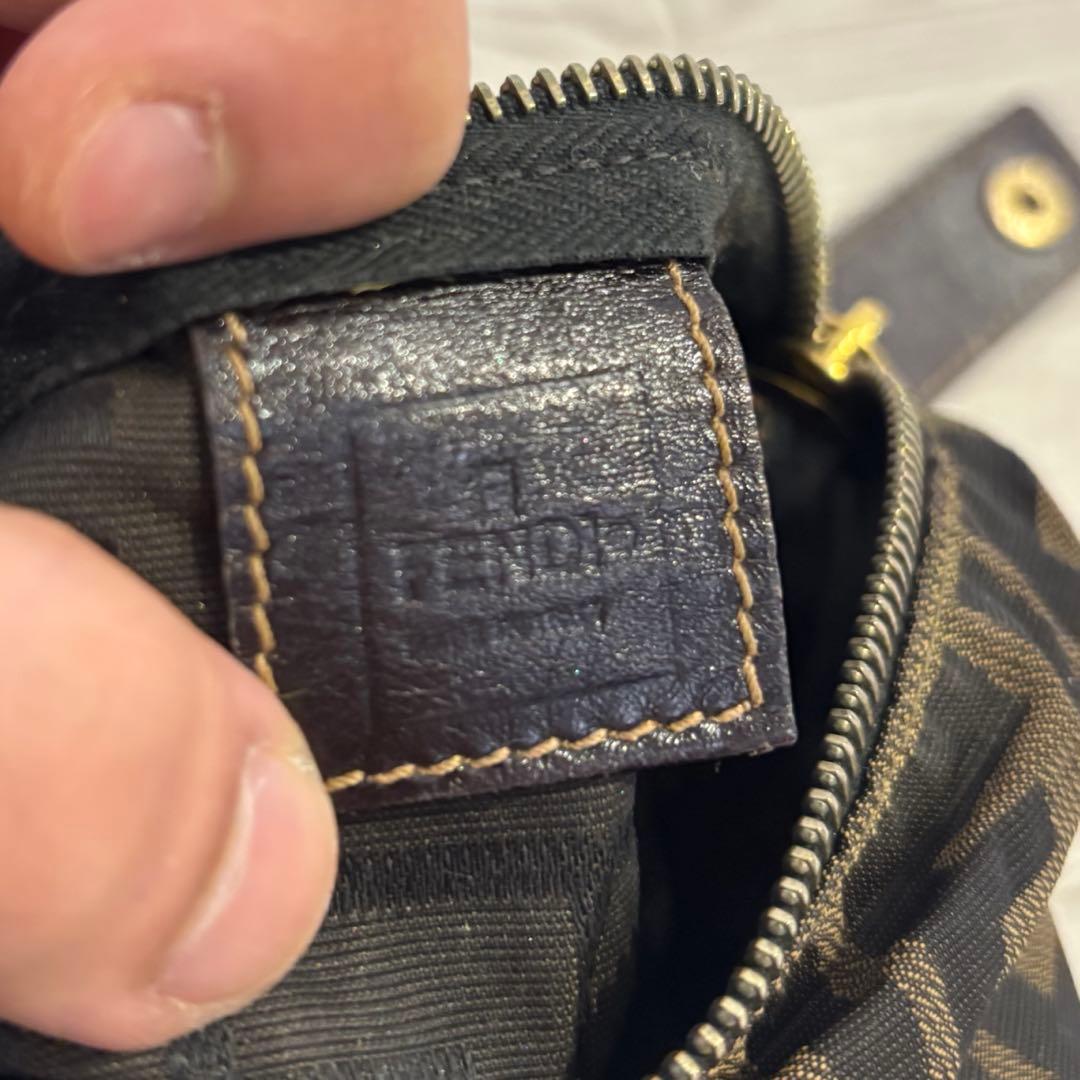 極美品　FENDI フェンディ　バニティバッグ　ポーチ　ズッカ　ヴィンテージ