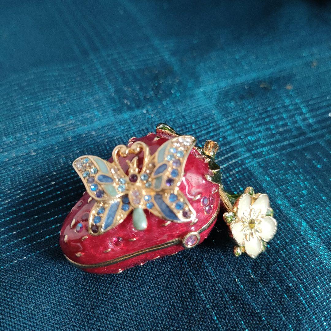 ESTEELAUDER　ストロベリー　サプライズ　練り香水　BOX付き