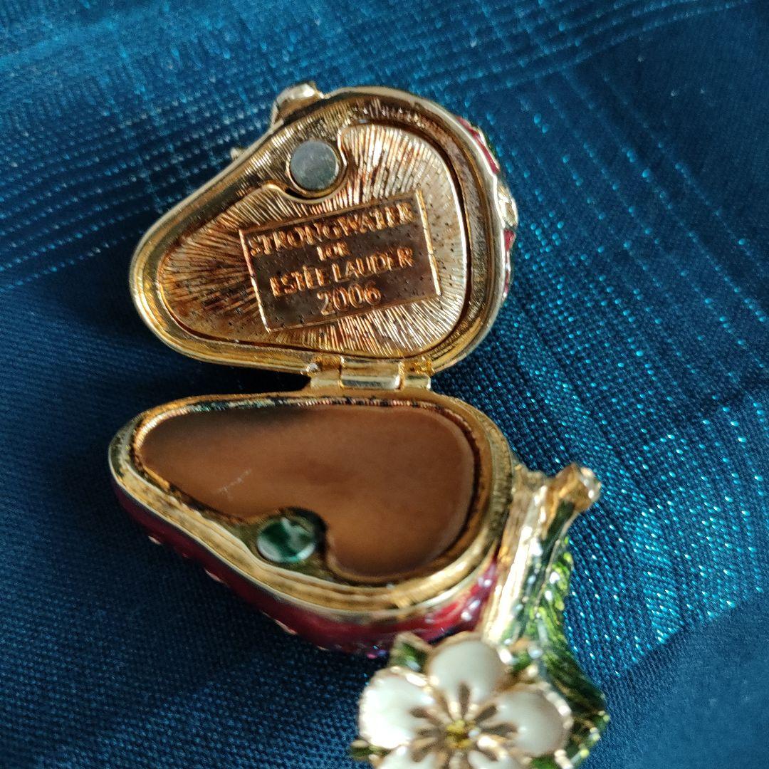 ESTEELAUDER　ストロベリー　サプライズ　練り香水　BOX付き