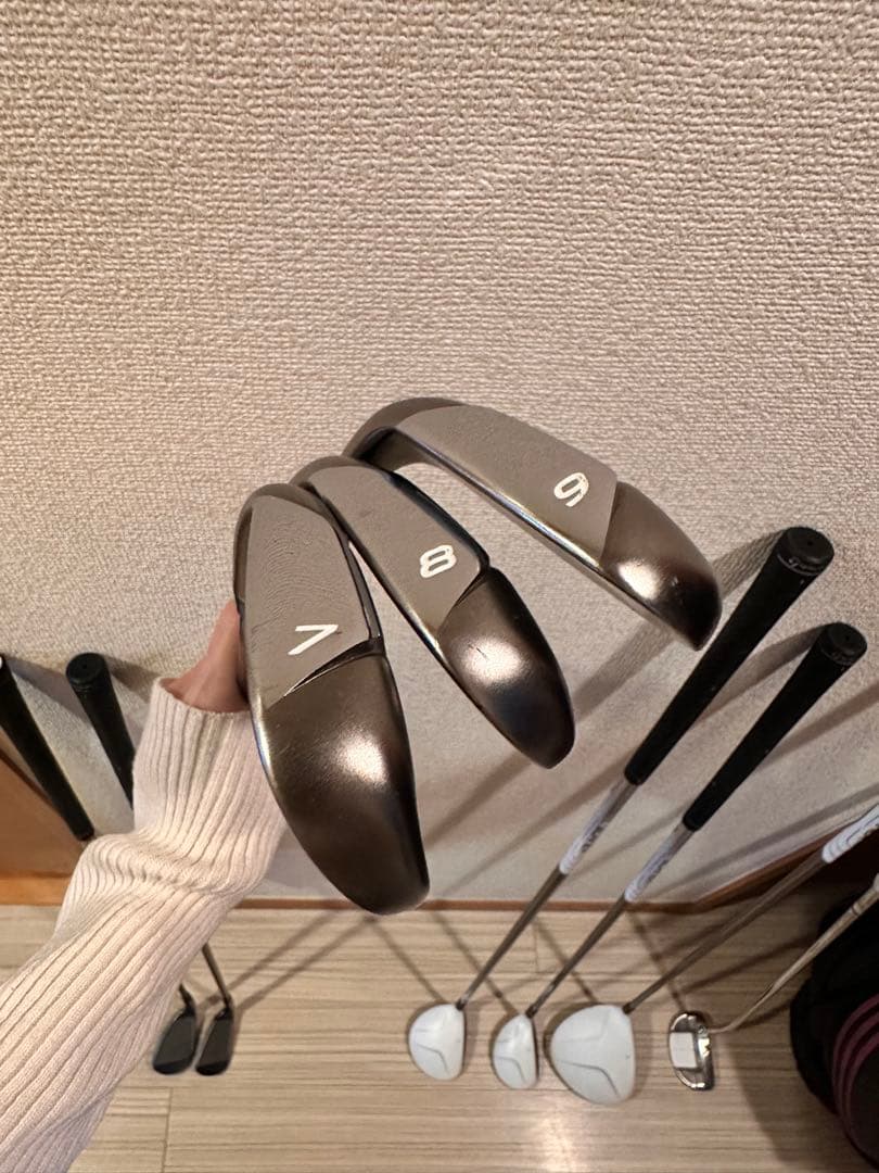 Taylormadeレディース ゴルフクラブ 9本とキャディーバッグセット売り