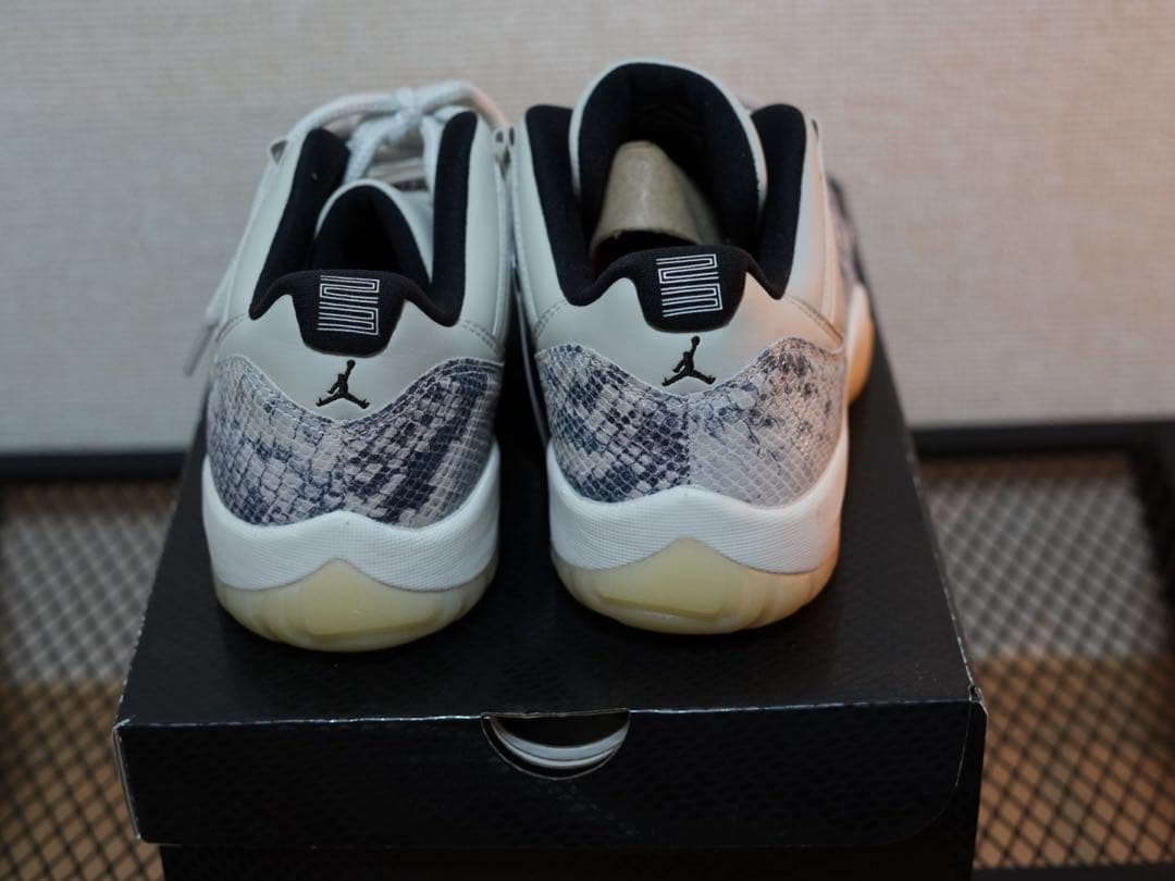 新品 納品書付 エアジョーダン11 レトロ LOW スネークスキン 28cm