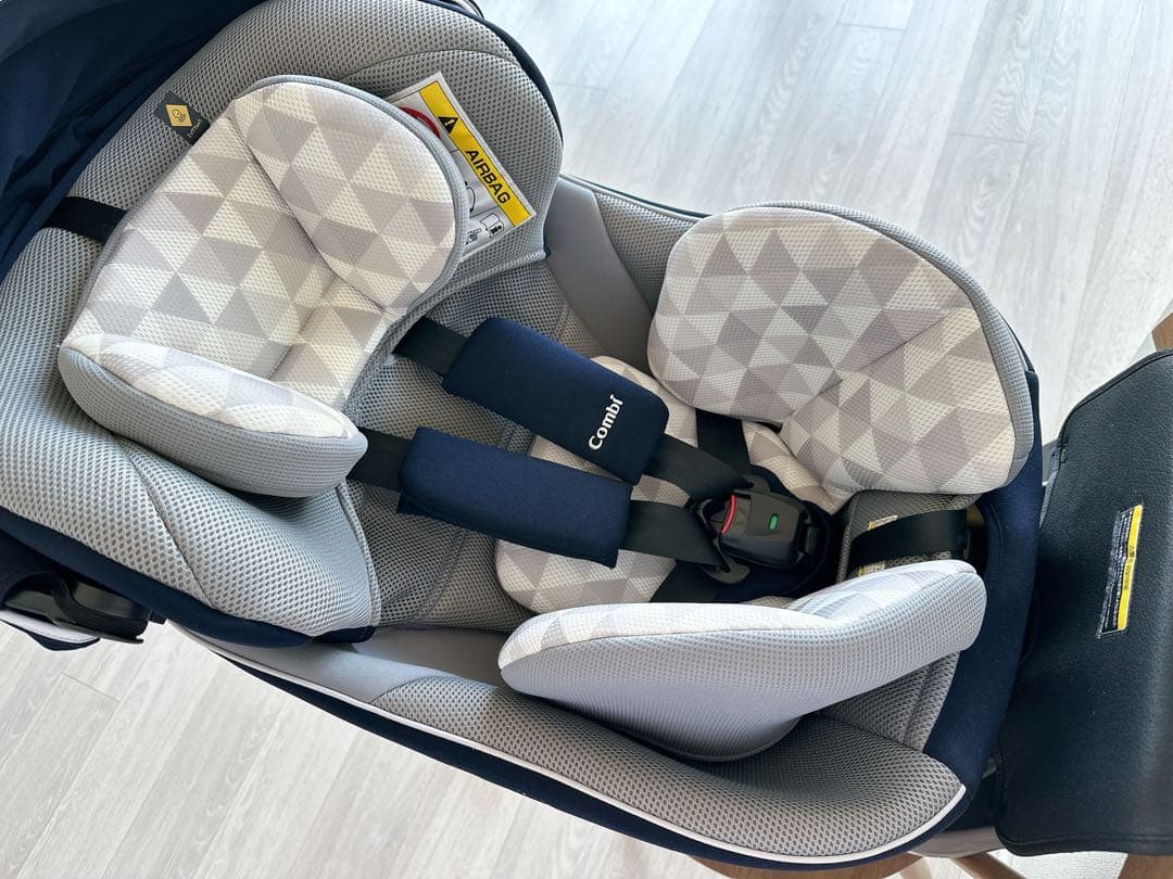【美品】コンビ クルムーヴスマート ISOFIX