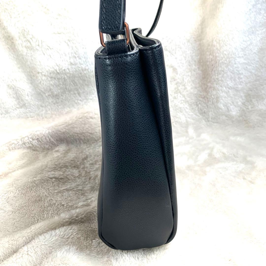 未使用級✨】agnes b. ショルダーバッグ ターンロック レザー ロゴ金具