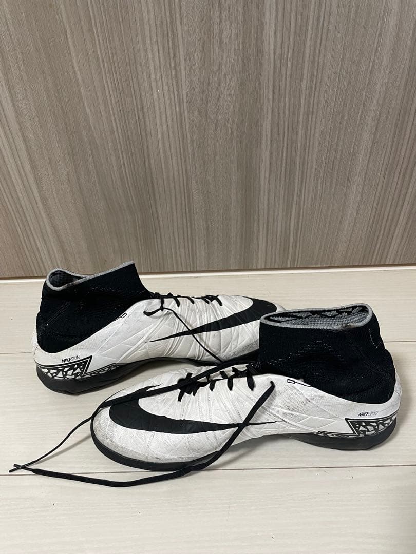 Nike フットサル　トレーニングシューズ