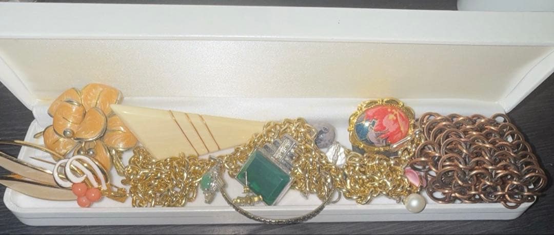 遺品整理 アクセサリーまとめ - メルカリ