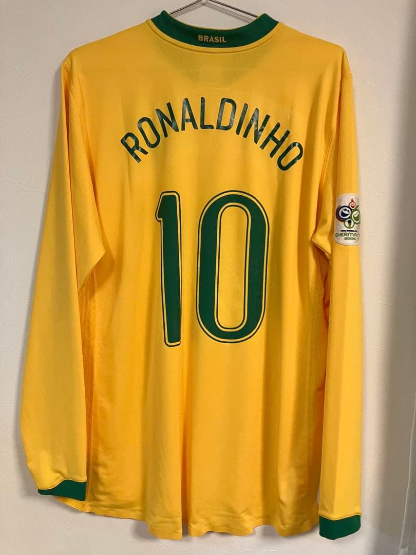 支給ブラジル代表ロナウジーニョ直筆サイン入り長袖2006wcユニフォーム
