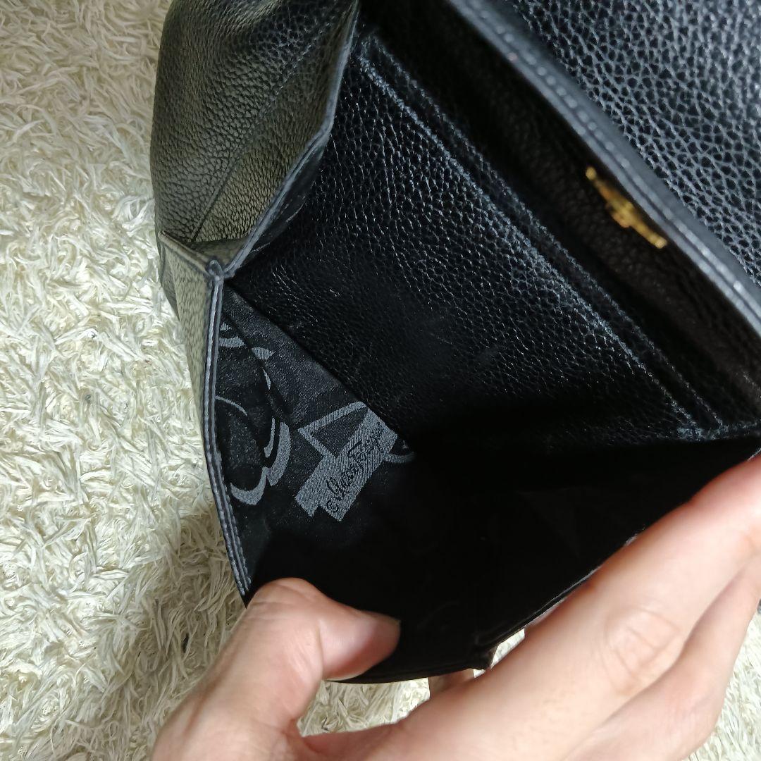 美品　サルヴァトーレ フェラガモ　ボディバッグ　ヴァラ　レザー　黒