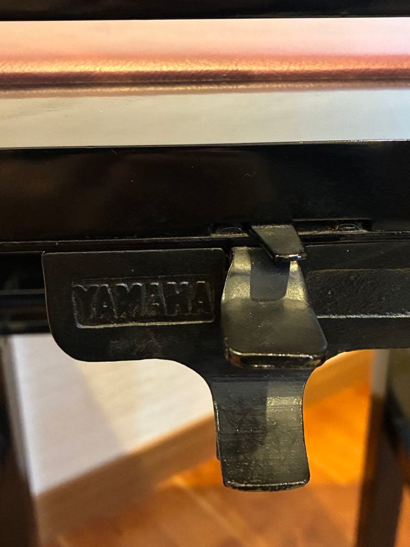 ピアノ昇降椅子　トムソン椅子　YAMAHA