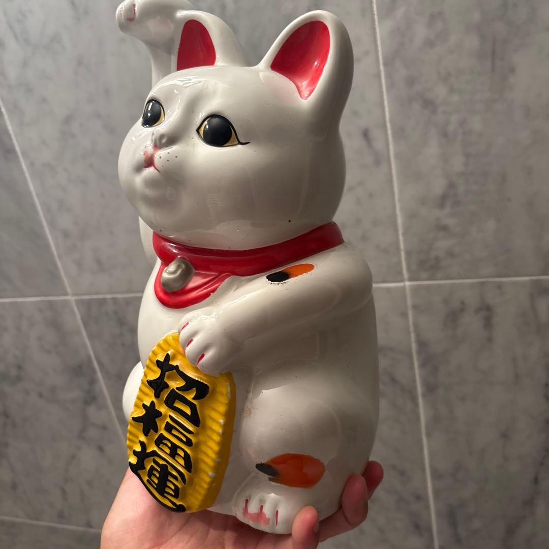 ヴィンテージ手描きの瞳やふっくらとしたお顔が美しい招き猫