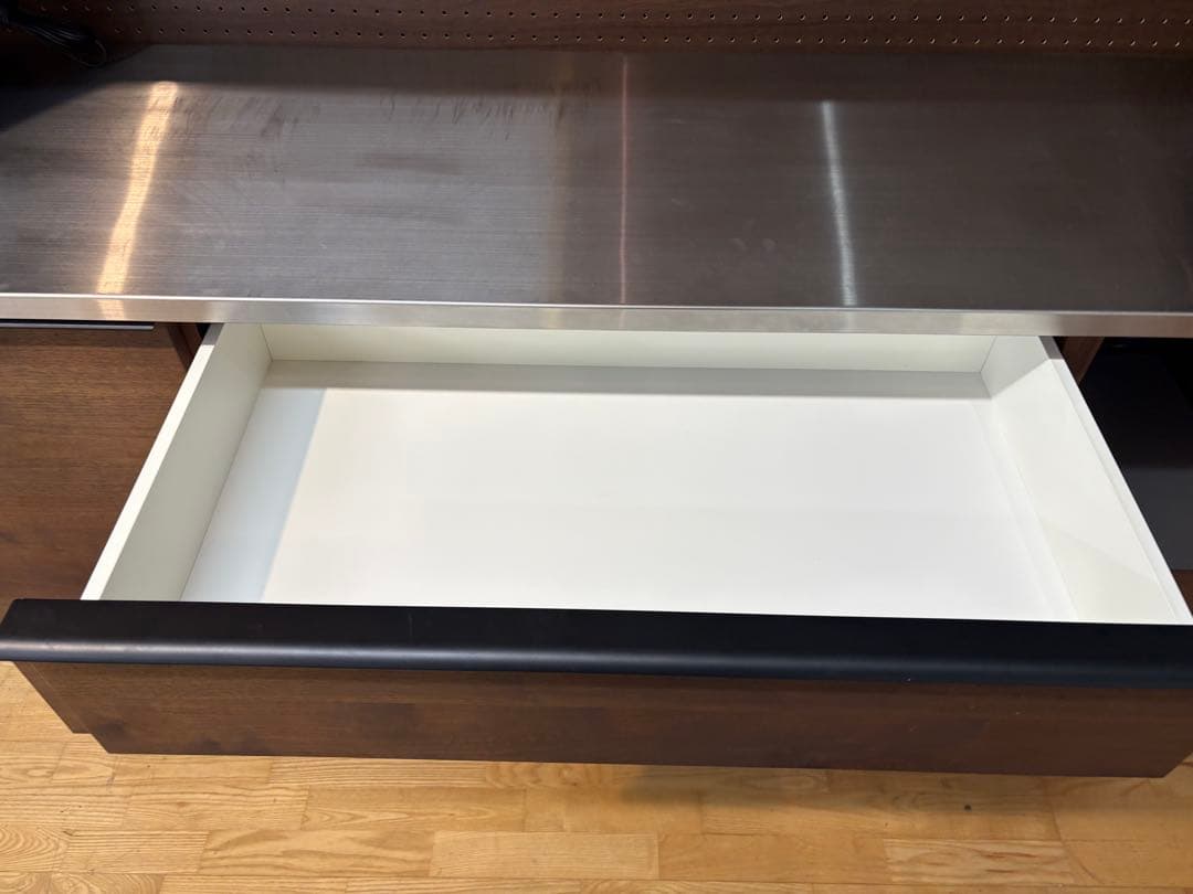 M057 関具製　高級食器棚　レンジボード　カップボード　幅1600ｍｍ