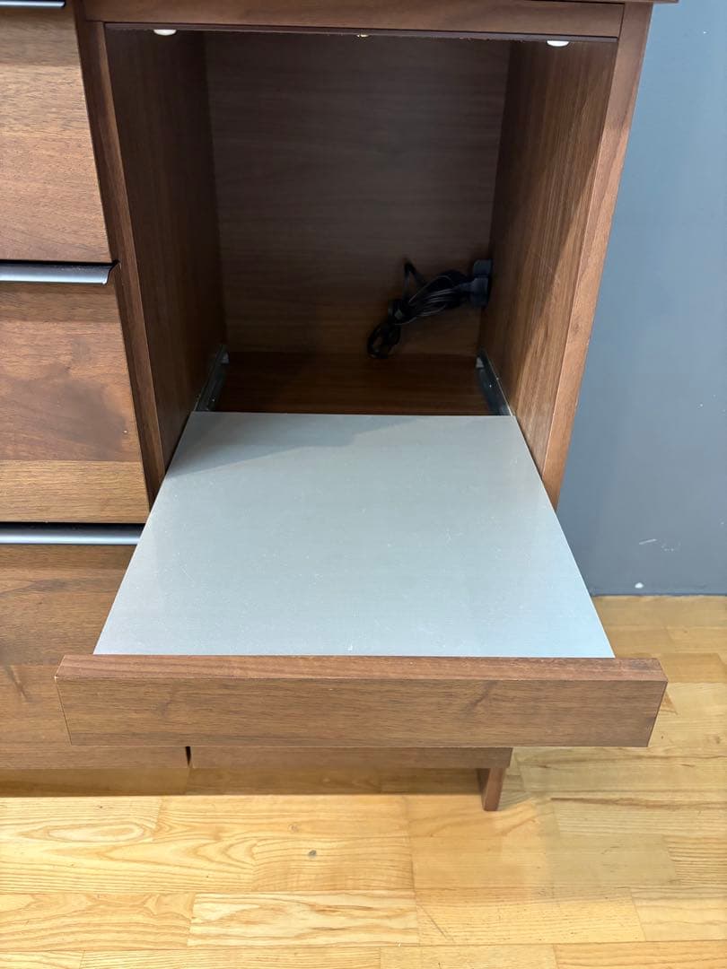 M057 関具製　高級食器棚　レンジボード　カップボード　幅1600ｍｍ