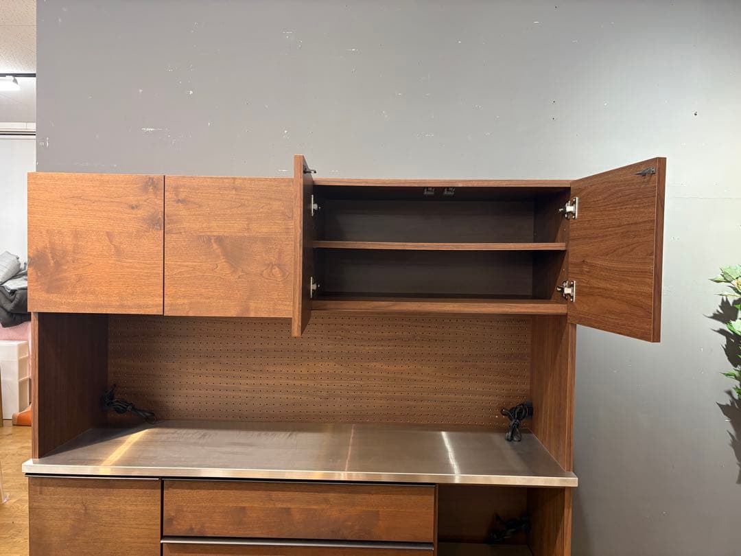 M057 関具製　高級食器棚　レンジボード　カップボード　幅1600ｍｍ