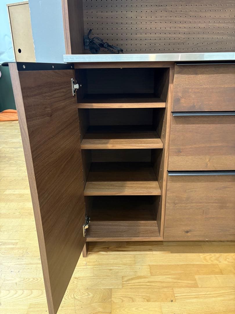 M057 関具製　高級食器棚　レンジボード　カップボード　幅1600ｍｍ