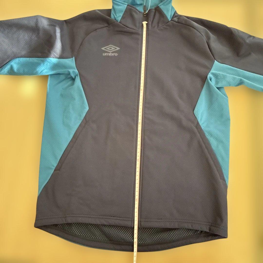 umbro 『PRO-TRAINING 』ウィンドブレーカー ネイビー/ブルー