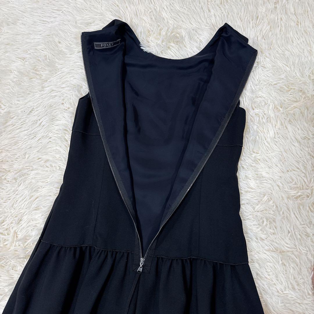 極美品　フォクシー ワンピース レディスピーガ 黒 40 ロゴプレート