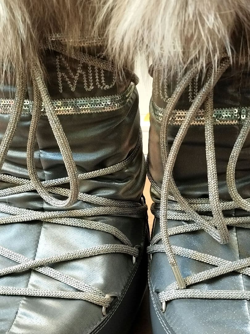 MOON BOOT スノーブーツ　フォックスファー　ITALY発ルーマニア製