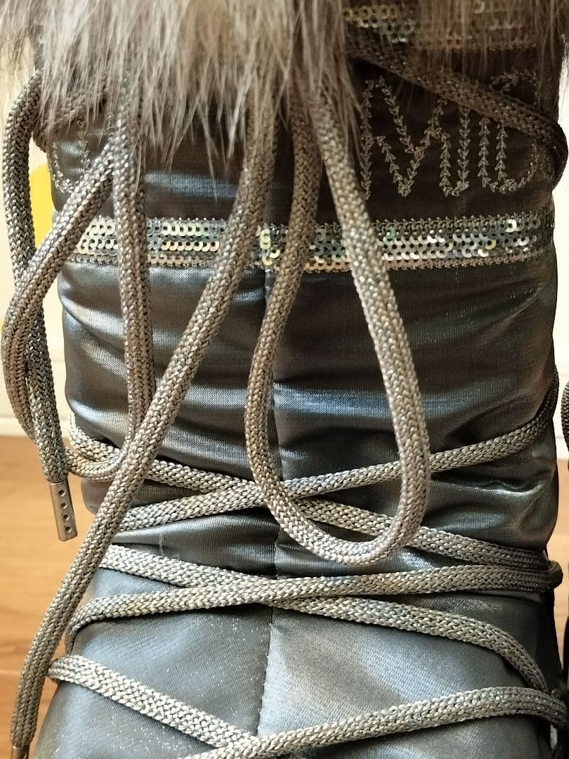 MOON BOOT スノーブーツ　フォックスファー　ITALY発ルーマニア製