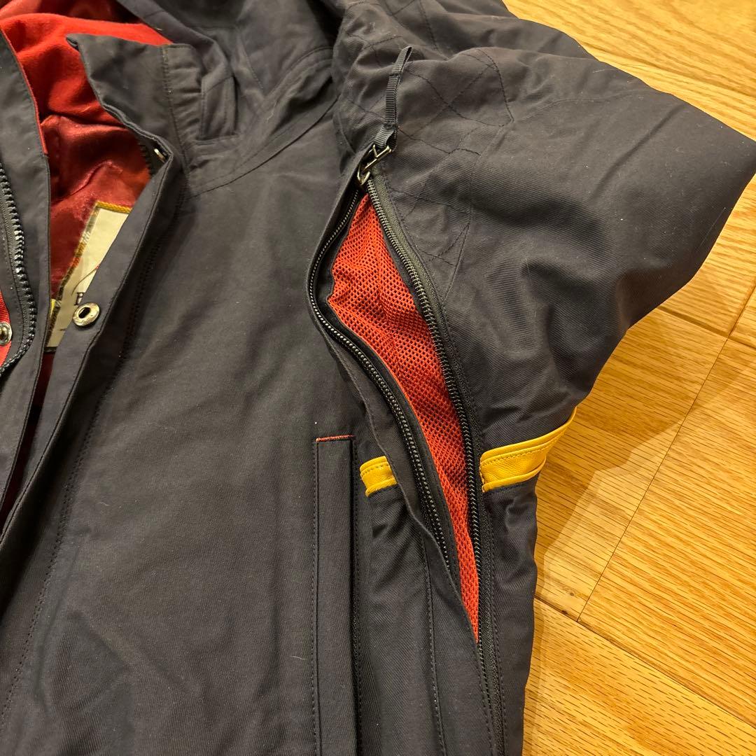 Burton ジャケット レディースウェア　Sサイズ　紺×赤